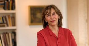 Bienal recebe escritora iraniana para debate sobre a figura da mulher no país