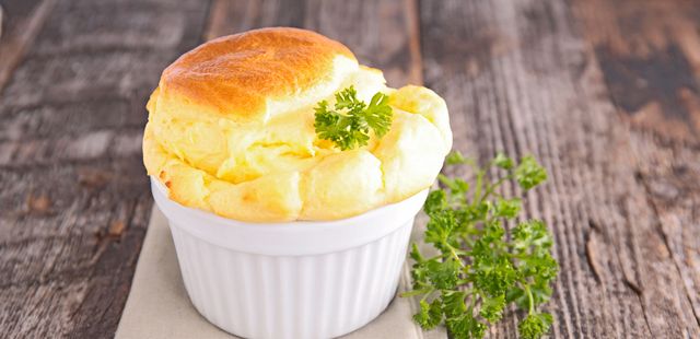 Aprenda como fazer um Soufflé de queijo perfeito sem ser chef de cozinha