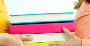 Feira de trocas de livros e gibis