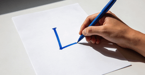 Como as pessoas mais inteligentes escrevem a letra L, segundo a grafologia?