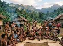 Featured side: O país onde se falam 843 línguas, apesar de ter menos de 12 milhões de habitantes