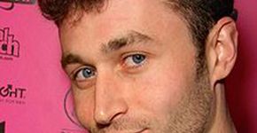 Ator pornô é acusado de estupro e agressões por ex-namorada e atrizes