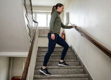 Featured side: Especialistas já disseram: “Subir escadas por 10 minutos por dia, todos os dias, equivale a 3 sessões de musculação por semana para as pernas.”