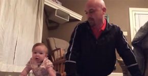 Bebê de seis meses mostra como é fácil se exercitar