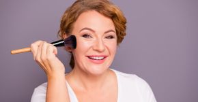 4 mitos e verdades do pó facial em peles maduras
