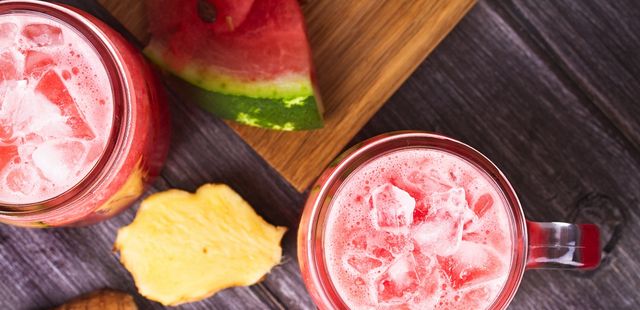 Aprenda a fazer um delicioso suco de melancia com gengibre
