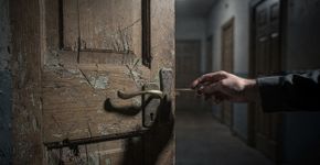 O que significa sonhar com a chave errada e o alerta do seu cérebro sobre frustração?