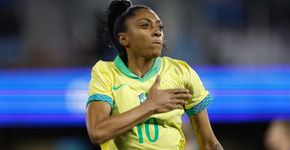 Em noite histórica, seleção feminina vence EUA nos acréscimos e quebra tabu de 10 anos
