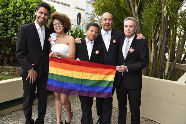 Juntos há 28 anos, Toni e David decidiram oficializar o casamento em 2018