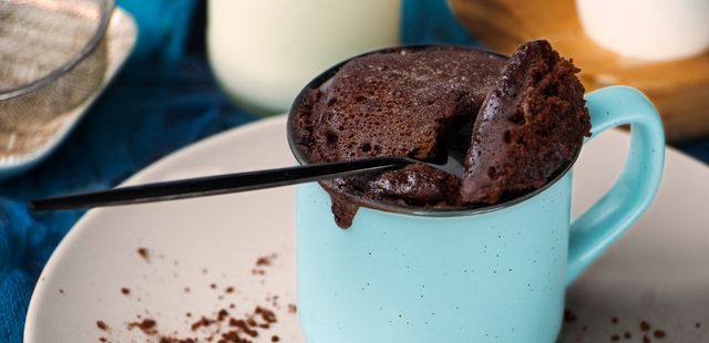 Brownie de caneca com doce de leite: pronto em 1 minuto