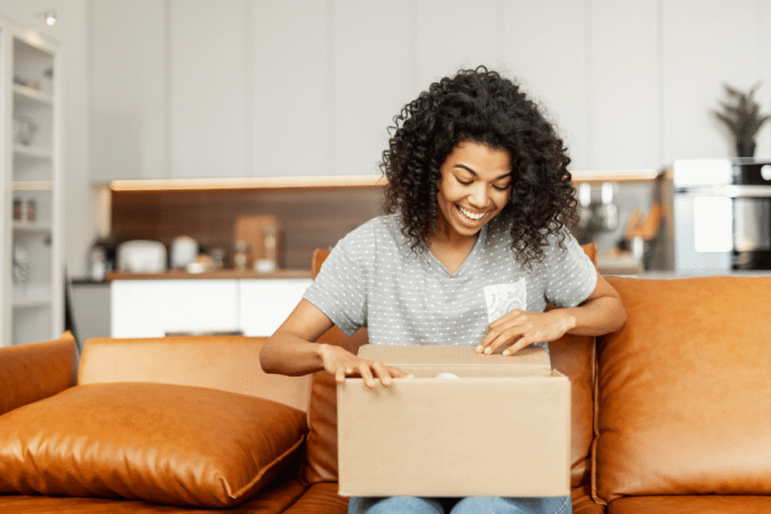 A atenção no pós-venda ajuda a preservar a confiança e fortalecer o relacionamento com a marca (Imagem: Face Stock | Shutterstock)