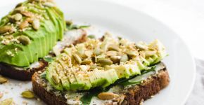 Tem colesterol alto? Veja 3 receitas saudáveis e ricas em gorduras boas para o lanche da tarde