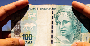 O jeito de saber se uma nota de real é falsa usando apenas a luz do sol