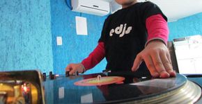 Oficinas de DJs para crianças