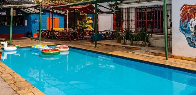 Rolês com piscina em SP: onde se refrescar no calorão