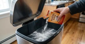 Colocar bicarbonato no fundo da lixeira: para que serve e com que frequência é conveniente trocá-lo