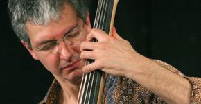Contrabaixista no “Instrumental Sesc Brasil”