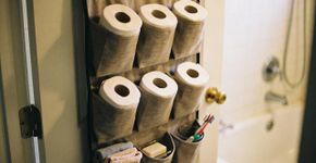 Nem cestos nem prateleiras: uma maneira mais inteligente de guardar o papel higiênico sem bagunça