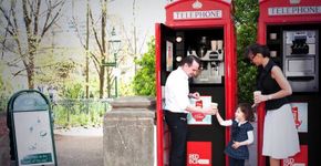 Cabines telefônicas viram máquinas de café na Inglaterra