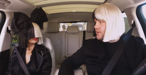 Sia participa de karaokê em carro em movimento do programa de James Corden