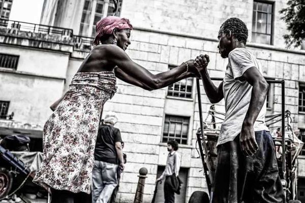 O movimento auxilia as pessoas na cracolândia e organiza eventos culturais