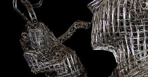 Artista usa clipes de papel para criar belas esculturas
