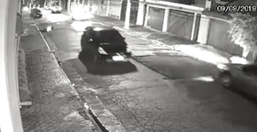 Mulher pula de carro em movimento, após ser estuprada