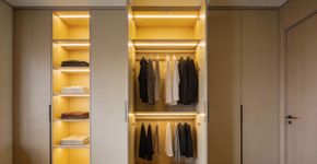 Como usar fita de LED no armário para valorizar o ambiente