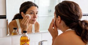 O melhor jeito de usar vinagre de maçã na rotina facial