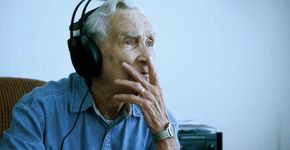 Americano estreia como compositor aos 96 anos, e homenagem vira hit