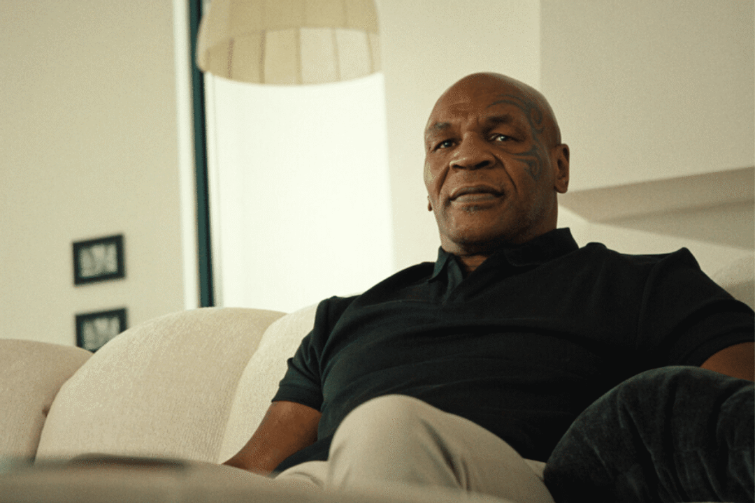 “Tyson” revisita a trajetória de Mike Tyson no boxe, revelando os desafios e as controvérsias que marcaram seu legado (Imagem: Reprodução digital | DLP Media Group, EverWonder Studio, Five All in the Fifth Entertainment, Scratchy Productions e Netflix)