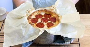 Saiba como fazer uma receita simples de Pizza de Pepperoni
