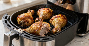 Os cortes de frango que ficam mais suculentos na fritadeira elétrica, segundo chefs de cozinha