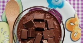 Aprenda a fazer um delicioso mousse de kit kat