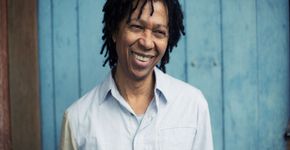 Conheça dez sambas de Djavan