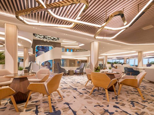O Atrium do navio Norwegian Aqua