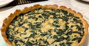 Quiche vegana de alho-poró com espinafre