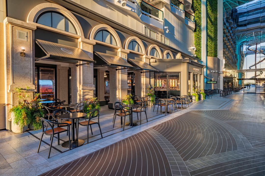 Área de bares e restaurantes do MSC World America,