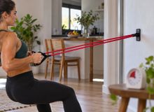 Featured side: O treino simples de 10 minutos para fazer em casa que fortalece os músculos das costas e contribui para uma postura melhor
