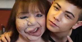 Jovem usa maquiagem para levantar autoestima de mãe