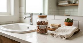 Nas casas mais cheirosas da Índia o banheiro não tem mau cheiro porque usam paus de canela para perfumar o ambiente