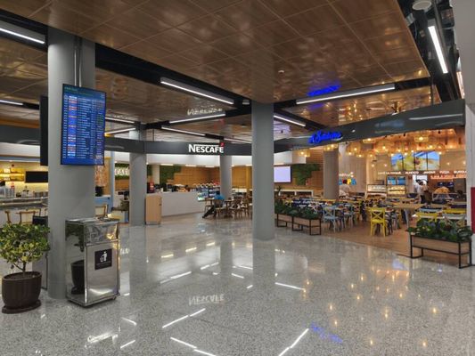 Novas opções comerciais incluem  café, farmácia, livraria, restaurante e farmácia