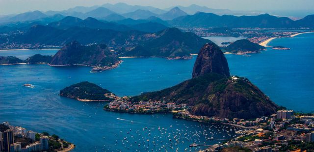 Passeios de barco imperdíveis para fazer nas ilhas do Rio