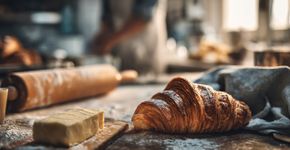 Croissant caseiro fica folhado quando manteiga está entre 15 e 18 graus na laminação