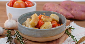 Aprenda fazer um nhoque vegano com tomatinhos assados