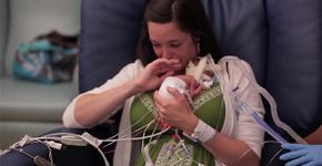 Fragilidade de bebê prematuro vira ensaio fotográfico