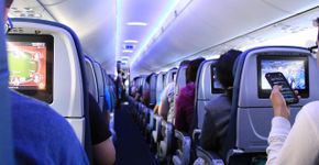 Evite esses alimentos em voos para uma viagem mais confortável