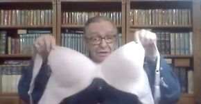 Vídeo mostra que  Olavo de Carvalho está nu. Menos para Bolsonaro