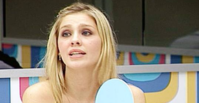 Ex-BBB Ana Carolina descobre câncer e mostra confiança nas redes