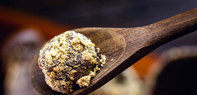 Saiba como fazer o um delicioso brigadeiro de paçoca bem fácil